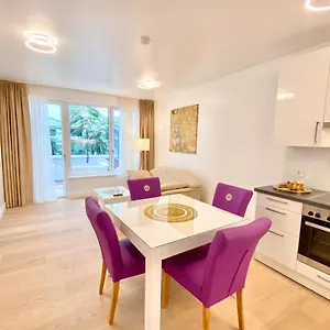 Steiner Residences Vorgartenstrasse Apartament