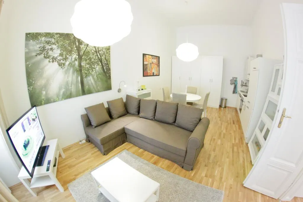 Vienna Hotspot Apartment 0*,