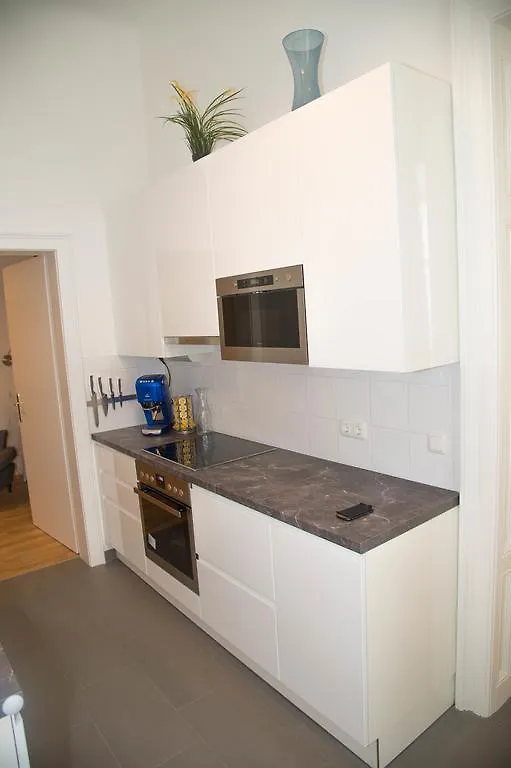 Vienna Hotspot Apartment 0*,