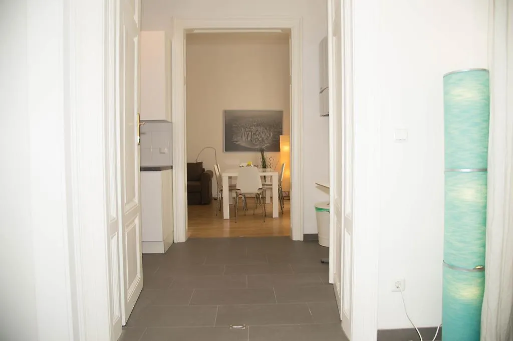 Vienna Hotspot Apartment 0*,