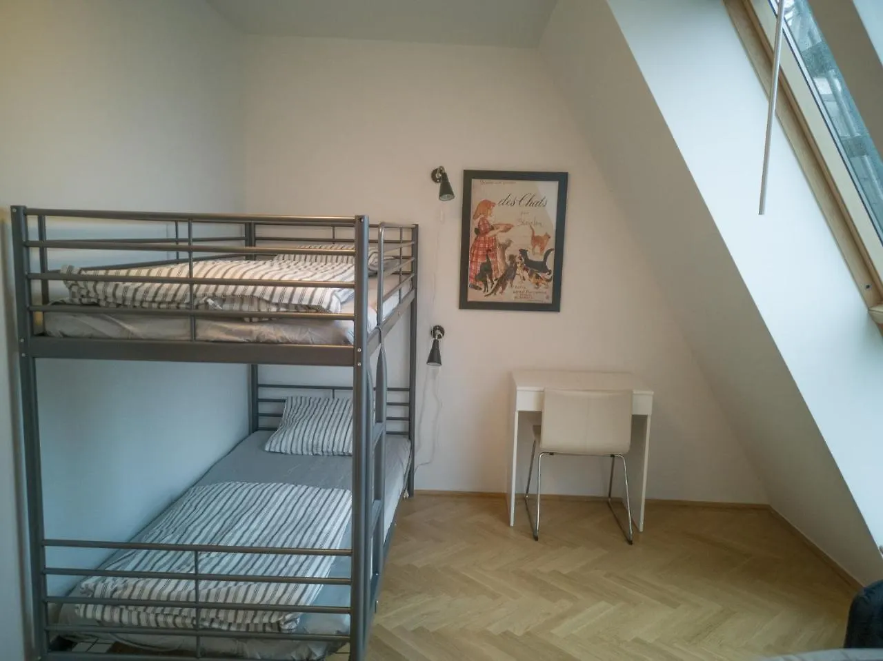 Vienna Hotspot Apartment 0*,
